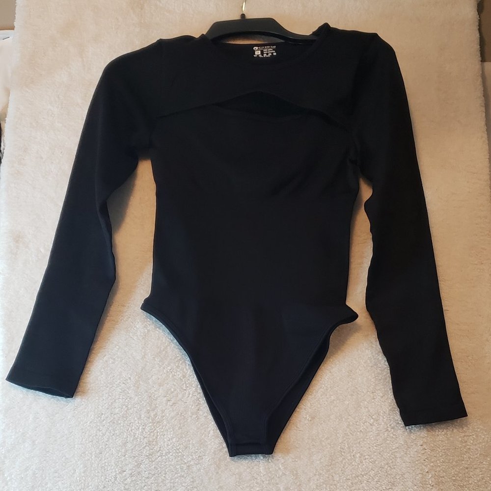 NWOT OQQ Women's Black 1 Piece Bodysuit Sexy Ribbed Long Sleeve Round Neck  Med